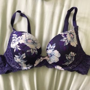 VICTORIA’S SECRET BRA NWOT